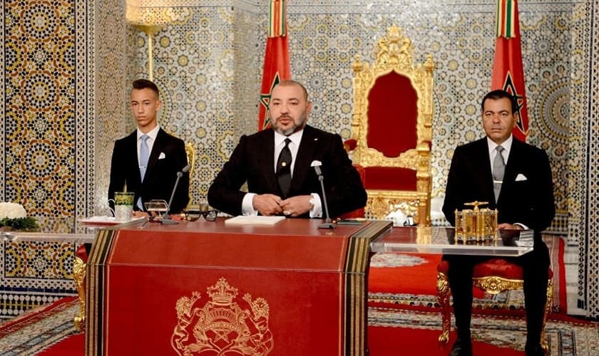 O rei do Marrocos, Mohammed VI, decretou ensino sobre o Holocausto nas escolas. (Foto: AP Photo/Moroccan Royal Palace)