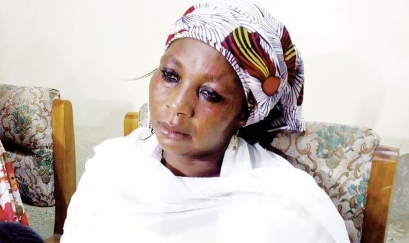 Rebecca Sharibu, mães da menina capturada Leah Sharibu. (Foto: Reprodução).