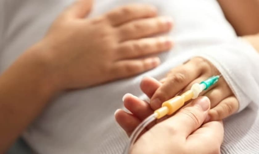 O Hosptial considerou que, caso seja da preferência da criança, os pais podem ser excluídos do processo de decisão sobre seu suicídio assistido. (Foto: Reprodução)