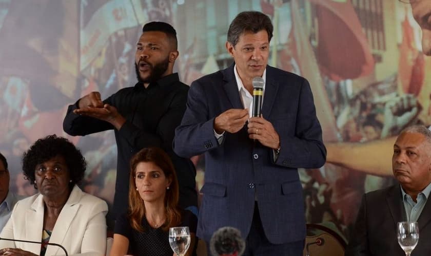 Fernando Haddad (PT) participou de um evento com pastores na última segunda-feira (18). (Foto: Agência Brasil)