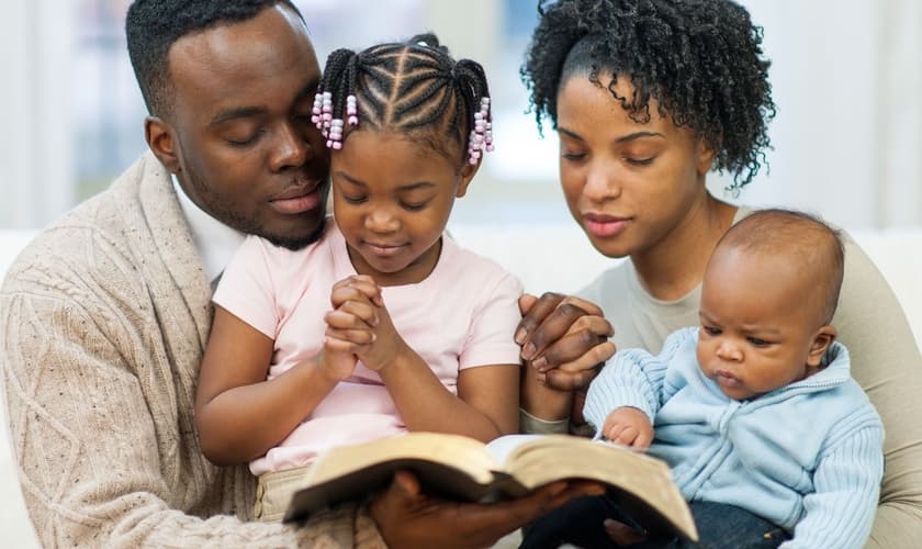 Valdeci Santos afirma que se Satanás destruir os relacionamentos entre pais e filhos, ele pode distorcer a mensagem do Evangelho para a humanidade. (Foto: Reprodução).