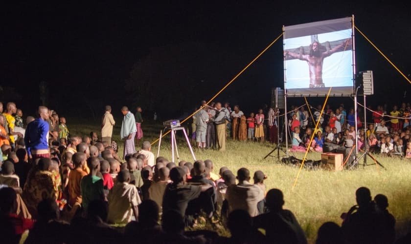 Filme "Jesus" já foi exibido mais de 7,5 bilhões, somente no "Jesus Film Project". (Foto: Give to Cru)