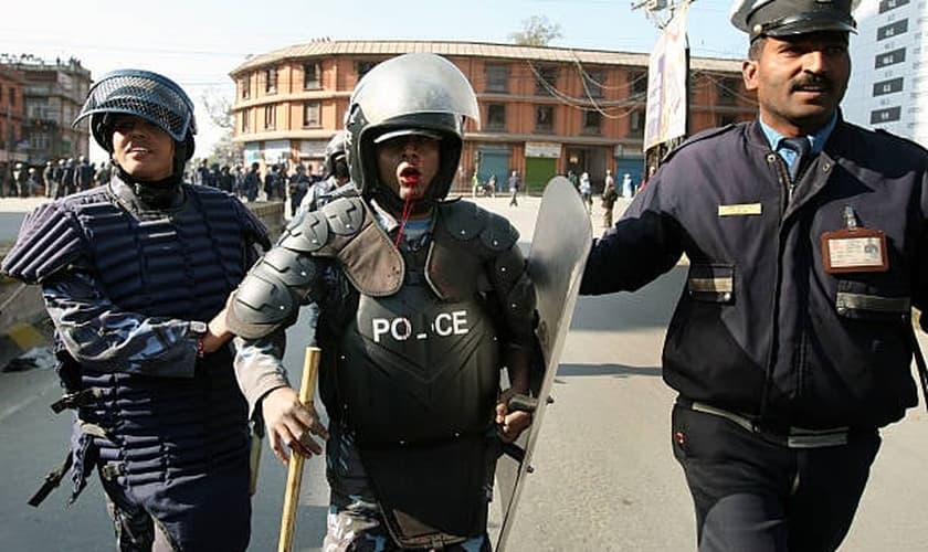 Imagem representativa. Como punição, o policial Dilip Bhadur será impedido de ser promovido pelos superiores por cinco anos. (Foto: Reprodução).