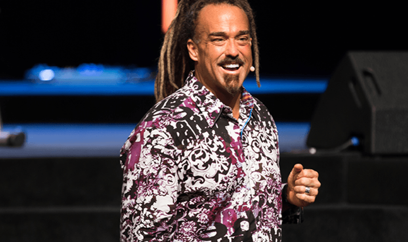 Todd White é evangelista e tem um ministério de intercessão e cura. (Imagem: Youtube)