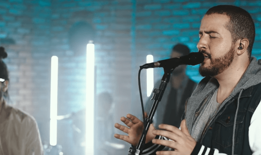 O videoclipe escolhido foi da canção “Emanuel”, que faz parte de seu CD homônimo. (Foto: Reprodução).