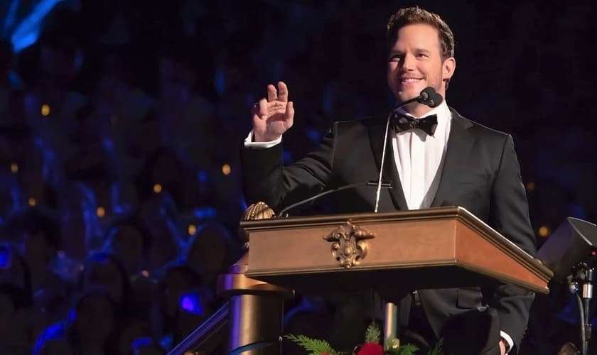Chris Pratt foi convidado para ler a Bíblia e fez uma breve reflexão no evento anual de natal da Disneylândia. (Foto: The Park Insider)