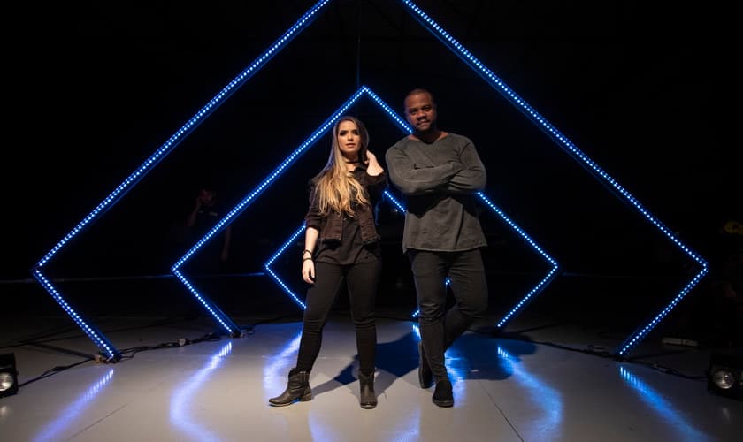 Com Weslei Santos, Camila Campos lança versão de “Vitorioso em Cristo”. (Foto: Divulgação)