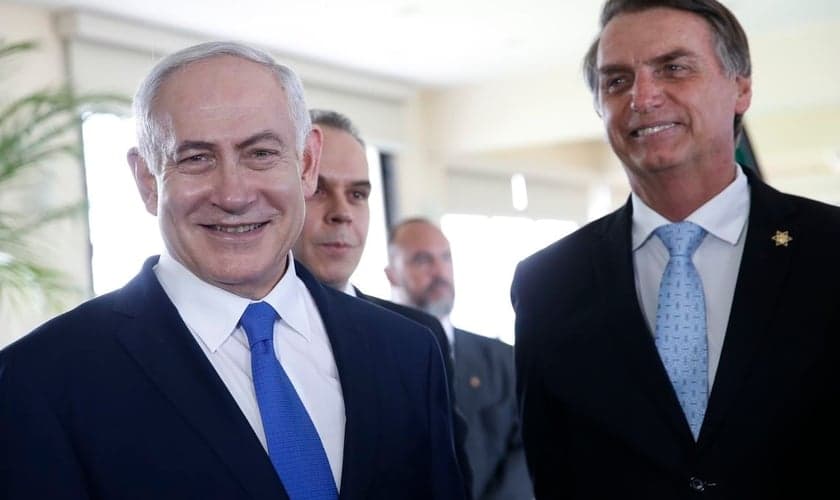 O presidente eleito Jair Bolsonaro recebe a visita do primeiro-ministro de Israel, Benjamin Netanyahu, em Copacabana. (Foto: Fernando Frazão/Agência Brasil)