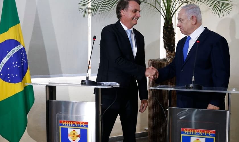 O presidente eleito Jair Bolsonaro recebe a visita do primeiro-ministro de Israel, Benjamin Netanyahu, em Copacabana. (Foto: Fernando Frazão/Agência Brasil)