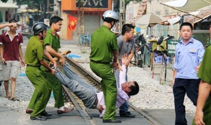 Cristãos Hmong são presos e sofrem violência por sua fé no Vietnã. (Foto: AsiaNews/Agencies)