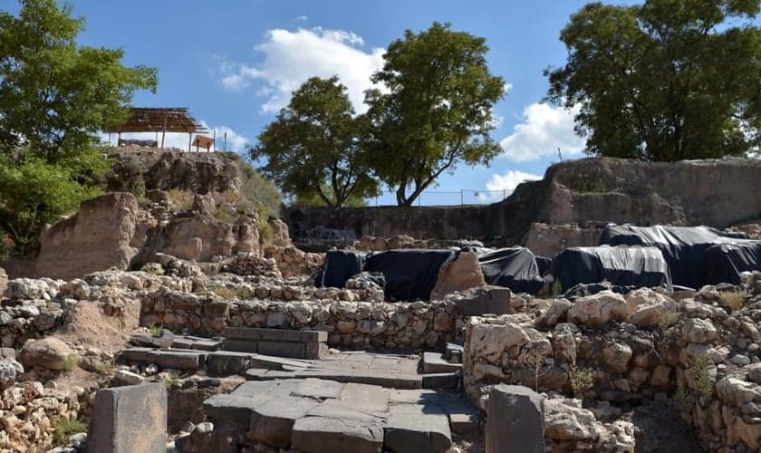 Palácio em Hazor, local atingido por terremoto séculos antes de Cristo, na região da Galileia. (Foto: Haaretz)