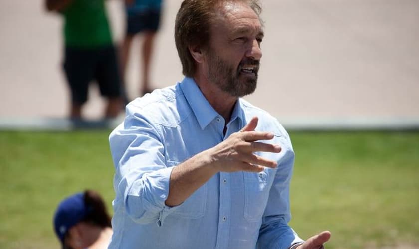 Ray Comfort faz alerta sobre a realidade do inferno. (Foto: Reprodução/Wikipedia)