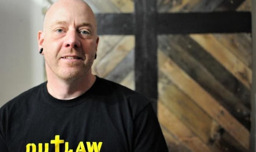 Chris Swales foi ferido no Iraque e agora é ministro da Igreja de Badlands. (Dani Fitzgerald/ECL)
