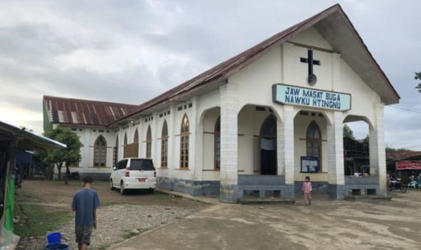 Igreja em Kachin, onde 95% dos habitantes são cristãos. (Foto: Twitter/Bob Roberts Jr)