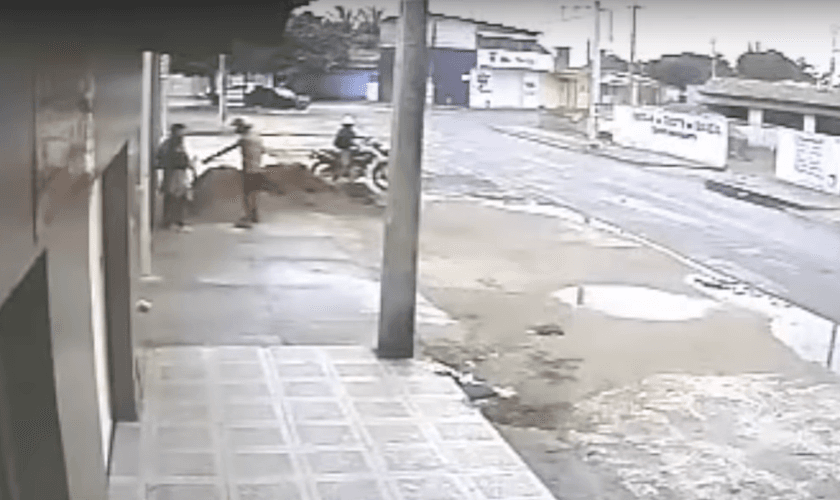 Os assaltos têm sido frequentes no bairro Jardins, em São Gonçalo do Amarante, na Região Metropolitana de Natal. (Foto: Câmeras de Vigilância/TV Ponta Negra)