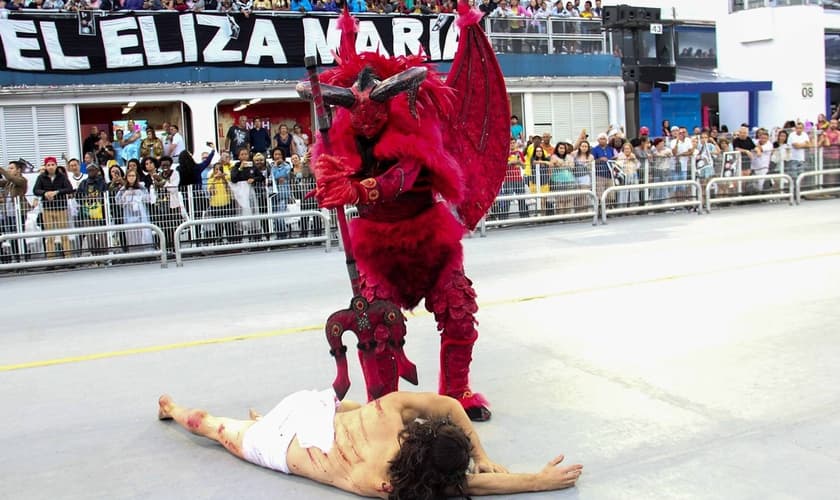 Comissão de frente da escola de samba Gaviões da Fiel, durante desfile no Sambódromo do Anhembi. (Foto: Levi Bianco/Brazil Photo Press/Folhapress)