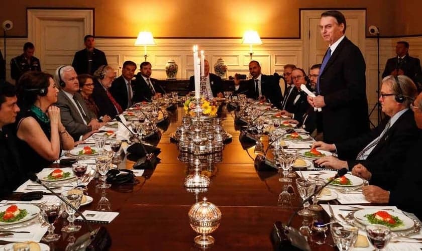 Presidente Bolsonaro discursa durante jantar em Washington, nos Estados Unidos. (Foto: Alan Santos/Presidência da República)
