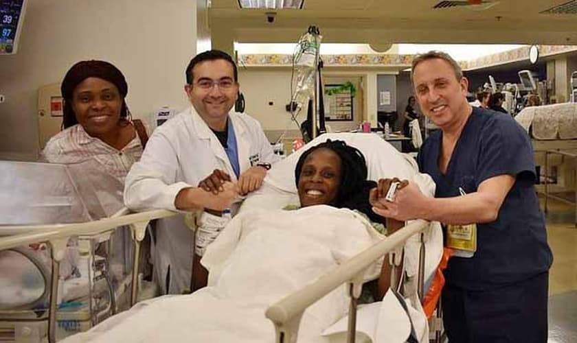 Thelma Chiaka, que mora em Houston, deu à luz quatro meninos e duas meninas. (Foto: Divulgação/Hospital do Texas)