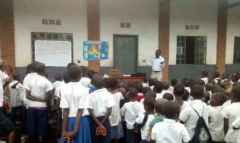 Uma das oficinas de higiene do Exército de Salvação em uma escola. (Foto: Divulgação/Exército da Salvação)