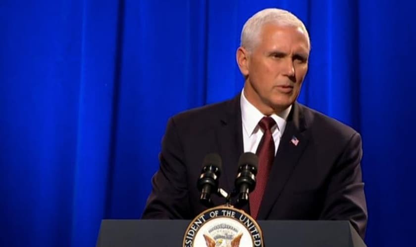 Mike Pence fala em favor dos cristãos perseguidos. (Foto: The Christian Broadcasting Network)