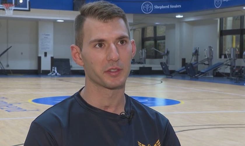 O estudante Cole Burton teve uma recuperação que seus médicos só explicam pela intervenção de Deus. (Foto: WAGA)