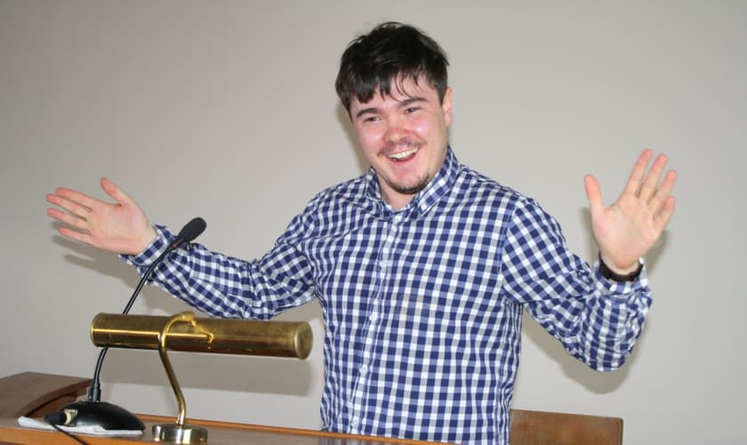 Alex Lowery, durante uma de suas palestras. (Foto: Divulgação/Alex Lowery)