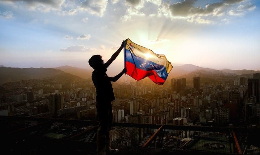 Venezuelanos querem levar Cristo para uma sociedade sem esperança. (Foto: Jon Cardenas/@joncmlife)