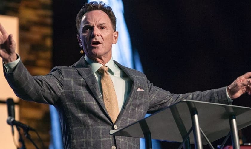 Ronnie Floyd é pastor sênior da Cross Church e presidente da Força-Tarefa do Dia Nacional de Oração. (Foto: Reprodução/Christian Headlines)