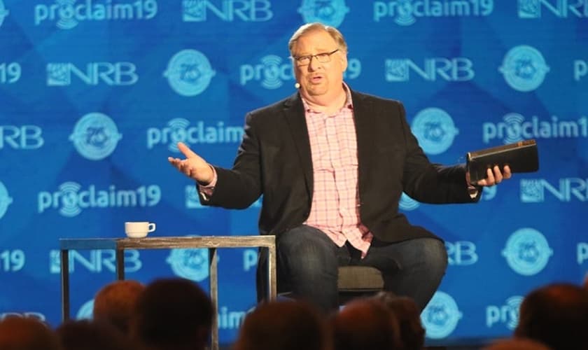 Rick Warren fala para líderes cristãos na conferência Proclaim 19, na Califórnia. (Foto: NRB)