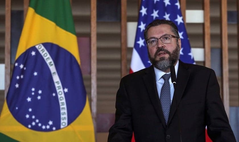 Ministro das Relações Exteriores, Ernesto Araújo, destaca aproximação com EUA e Israel. (Foto: EFE/Antonio Lacerda)