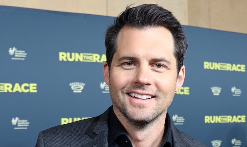 Kristopher Polaha sobreviveu a uma explosão e afirma que isso foi livramento de Deus. (Foto: The Stream)