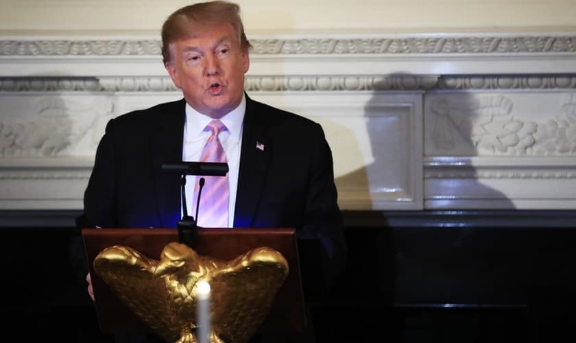 Presidente Donald Trump discursa no jantar do Dia Nacional de Oração na Casa Branca. (Foto: AP Photo/Manuel Balce Ceneta)