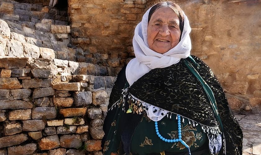 Imagem ilustrativa de mulher idosa de origem curda, no Oriente Médio. (Foto: Behnam Safarzadeh)