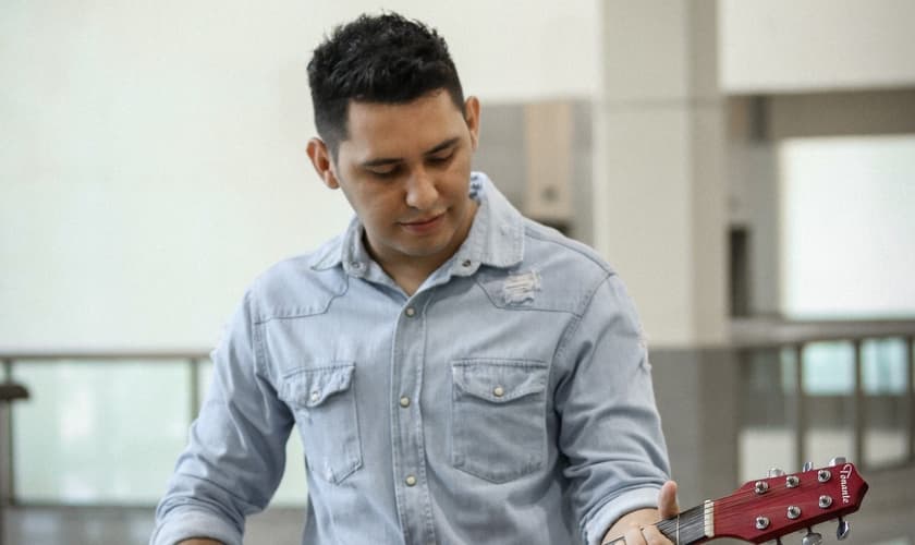 Juninho Lima estará no palco principal da Expoevangélica 2019. (Foto: Divulgação)