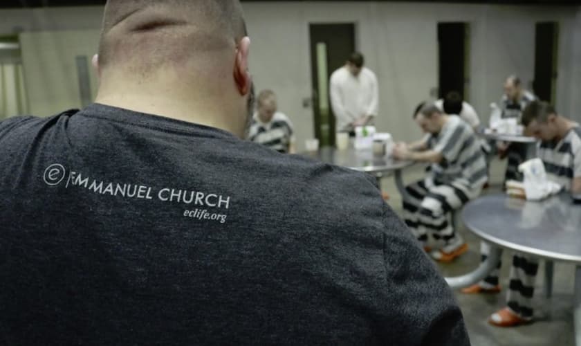 Igreja Emmannuel abriu uma congregação dentro de um presídio e duas casas de reabilitação. (Foto: Emmanuel Church/Kevin Schneider)