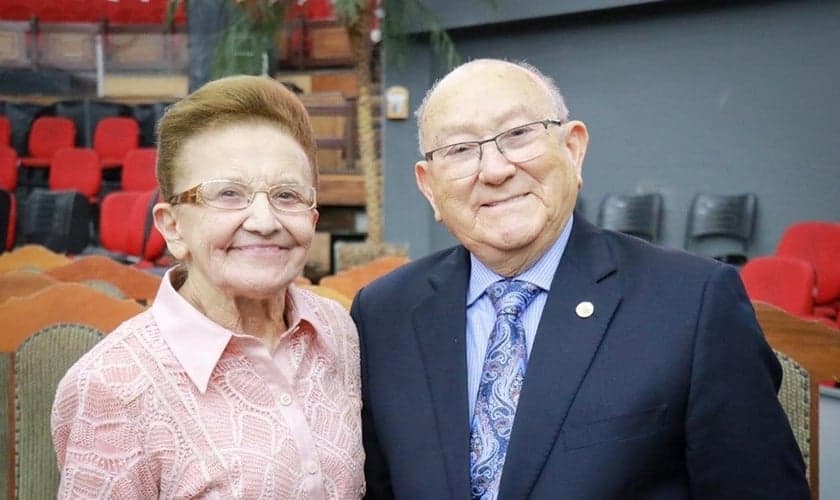 Irmã Wanda e pastor José Wellington completaram 66 anos de casados no dia 17 de abril. (Foto: Facebook)