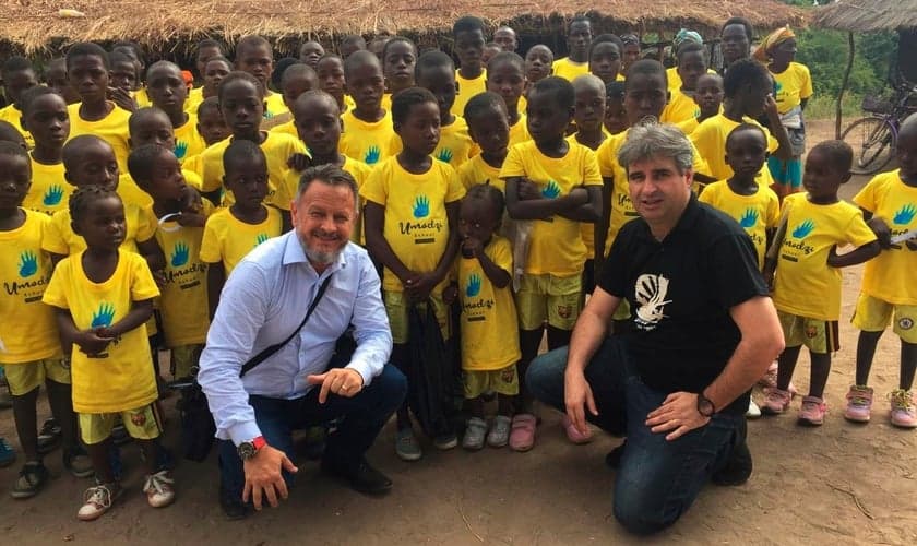 Marcos Corrêa, diretor do Guiame, ao lado do pastor Elias Caetano, diretor da MME. (Foto: Guiame/Marcos Corrêa)