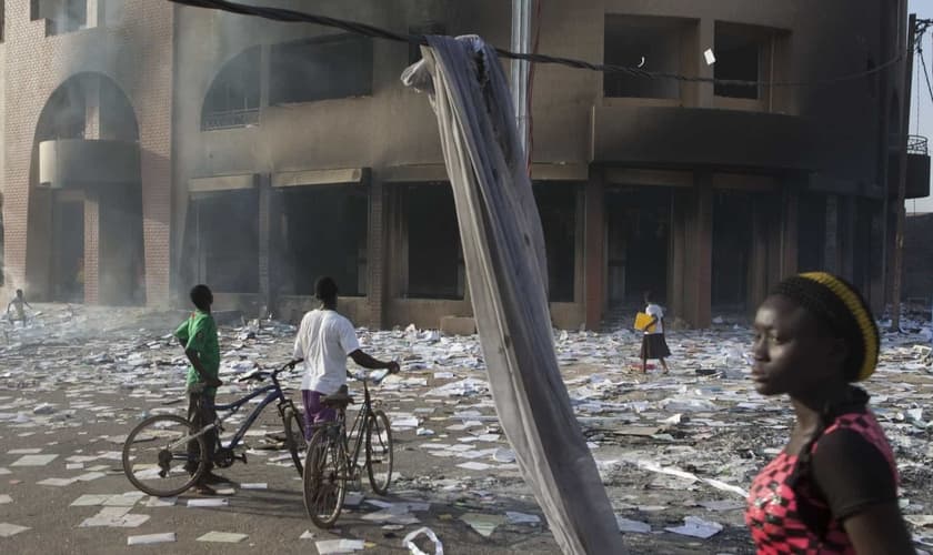 Ataques de terroristas matam 19 pessoas e ferem 13 no norte de Burkina Faso. (Foto: Reprodução/Reuters)