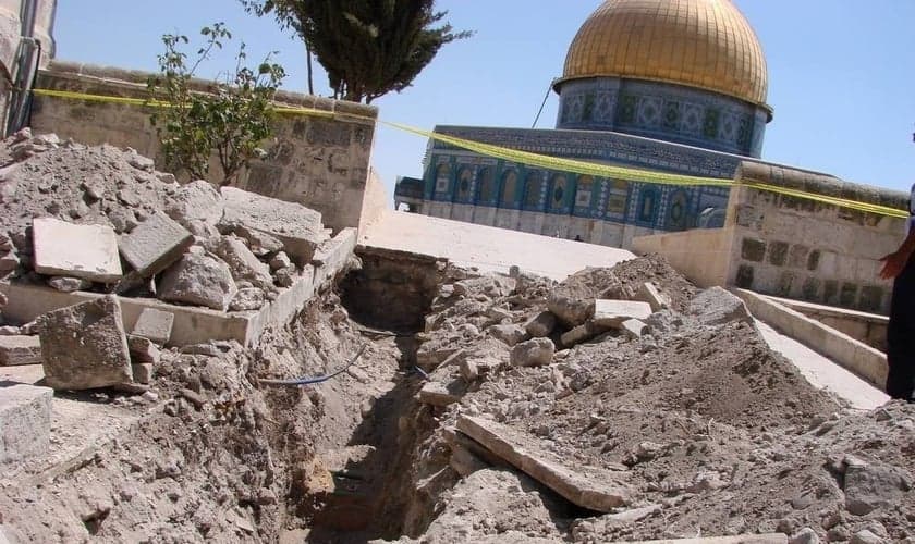 Arqueólogos israelenses vasculham destroços do Monte do Templo desde 2005. (Foto: The Temple Mount Sifting Project)