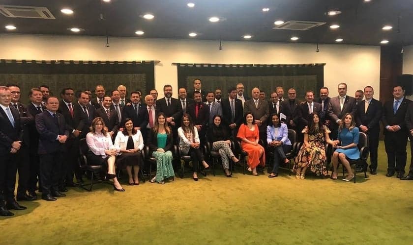 Ernesto Araújo recebeu 40 parlamentares da bancada evangélica no Itamaraty. (Foto: Coluna Guilherme Amado/Agência O Globo)
