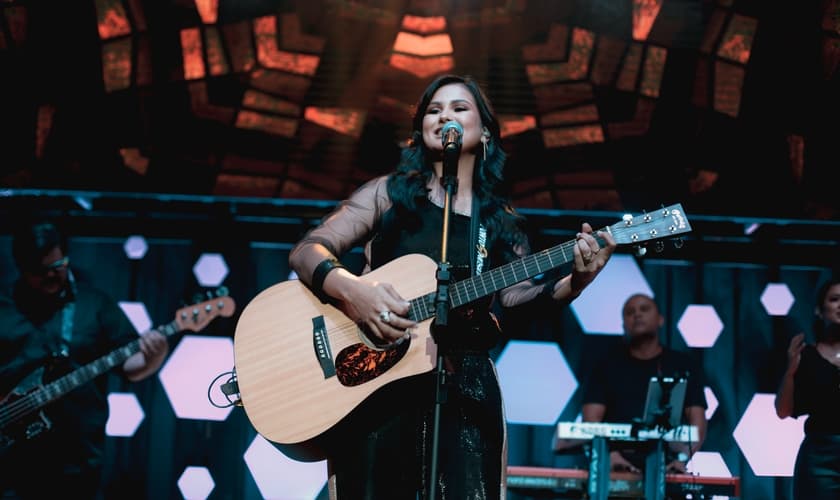 Bruna Olly está lançando seu EP ao vivo "Abba". (Foto: Jean Garioli)