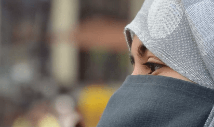 Pesquisa mostra mais muçulmanos se convertendo ao cristianismo no século 21. (Foto: Reprodução/Newsweek)