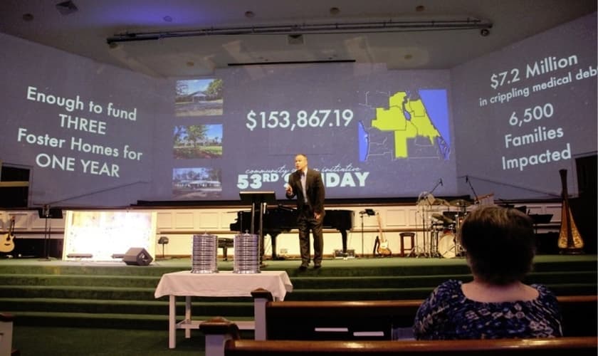 Pastor Dan Glenn fala na Igreja Batista Stetson em DeLand, na Flórida, em 7 de julho de 2019. (Foto: Stetson Baptist Church)