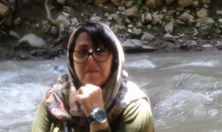 Mahrokh Kanbari presa pelo regime do Irã. (Foto: Reprodução/Middle East Concern)