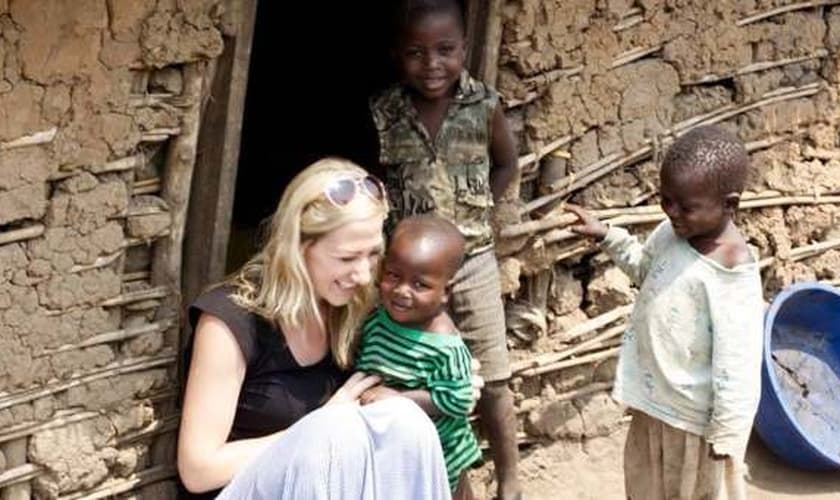 Cassandra Lee é misssionária e co-fundadora da organização Justice Rising. (Foto: Facebook/Cassandra Lee)