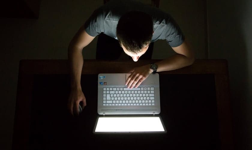 Cristãos que lutam contra a pornografia estão menos inclinados a procurar ajuda. (Foto: Getty Images)
