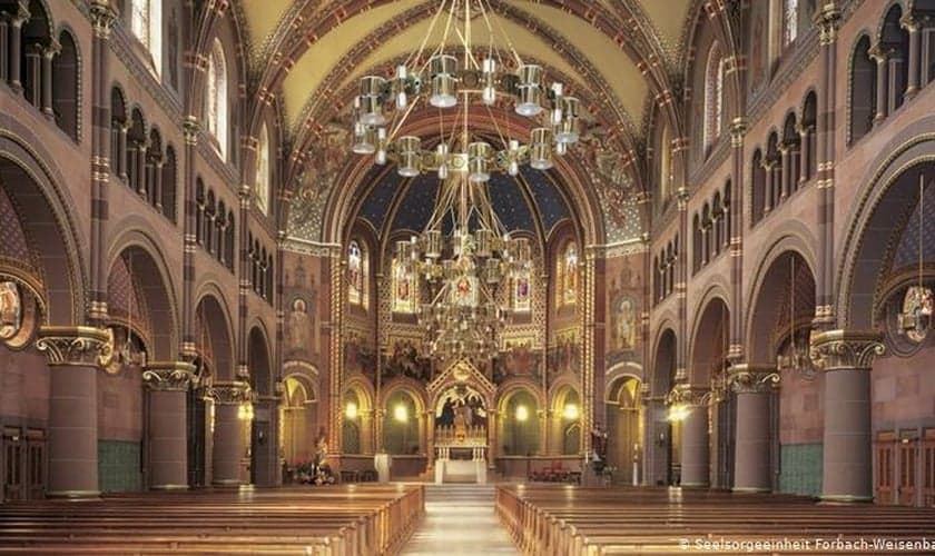 Maior igreja protestante dos EUA agora é católica
