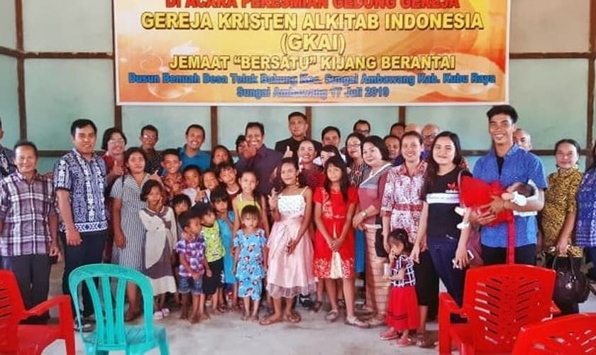 Crentes reunidos em sua congregação, na Indonésia. (Foto: Reprodução/MNN)