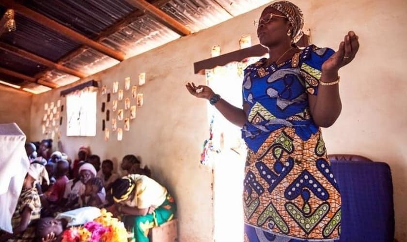 Igrejas trabalham em conjunto com SIL International para auxiliar pessoas com traumas. (Foto: Reprodução/Wycliffe USA)