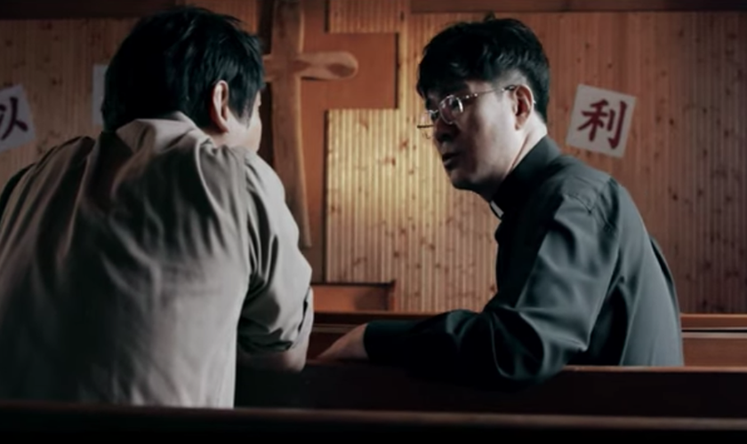 Dramatização da história de Sang-chul: Ele conta que quando ouviu o pastor Han dizer a palavra ‘Deus” ficou assustado. (Foto: Reprodução/God Reports)